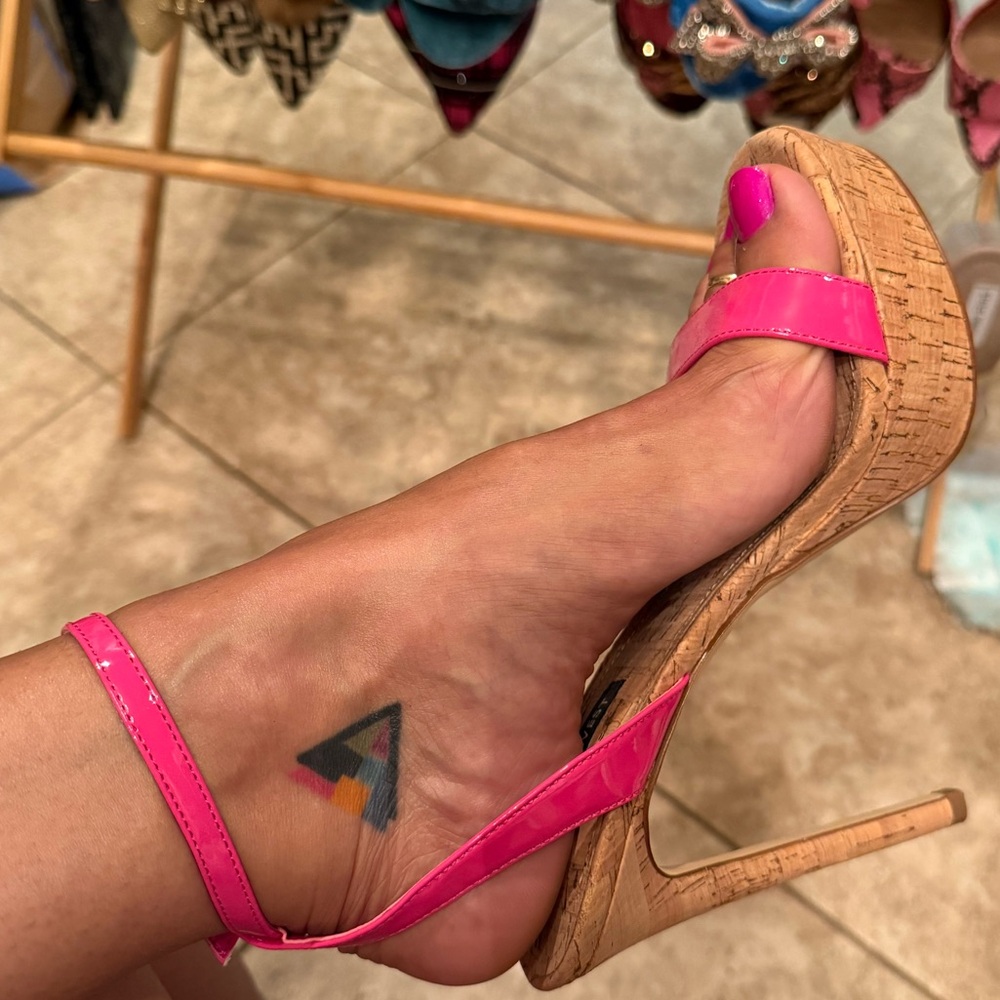 NEW Nine West “Gracey” Pink Strappy Women's platform Heels